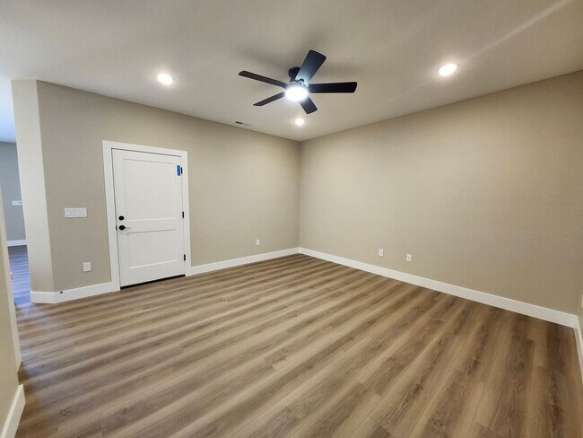Building Photo - 5312we