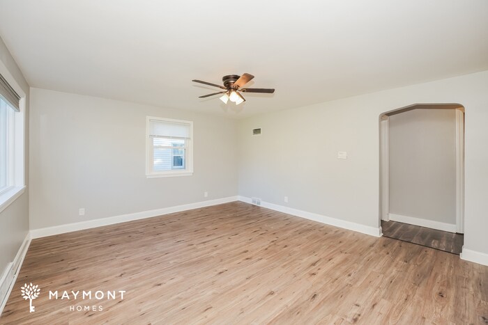 Building Photo - 1034 5th St