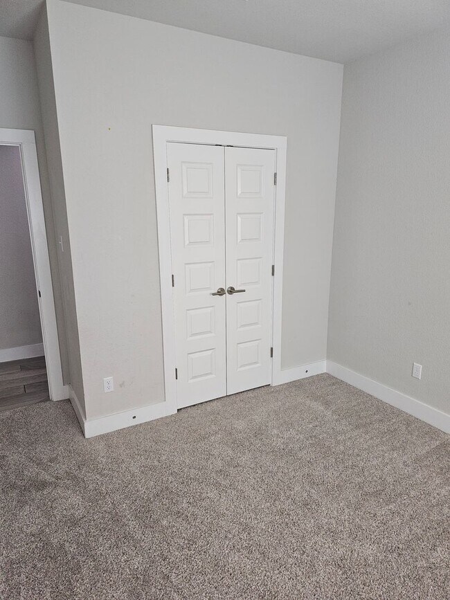 Building Photo - $500 discount for Lease signed in June!