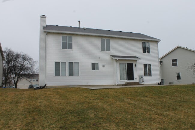 Building Photo - 1253 E Essex Ct