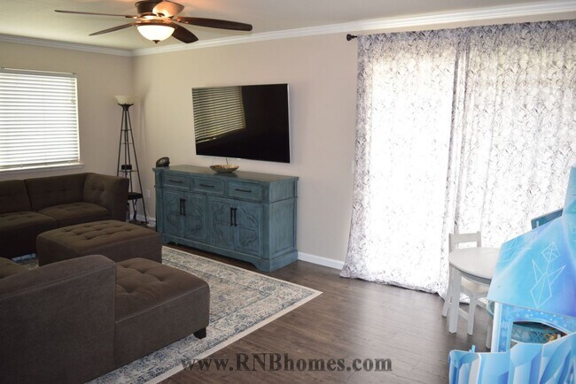 Building Photo - 5578 Coronado Way