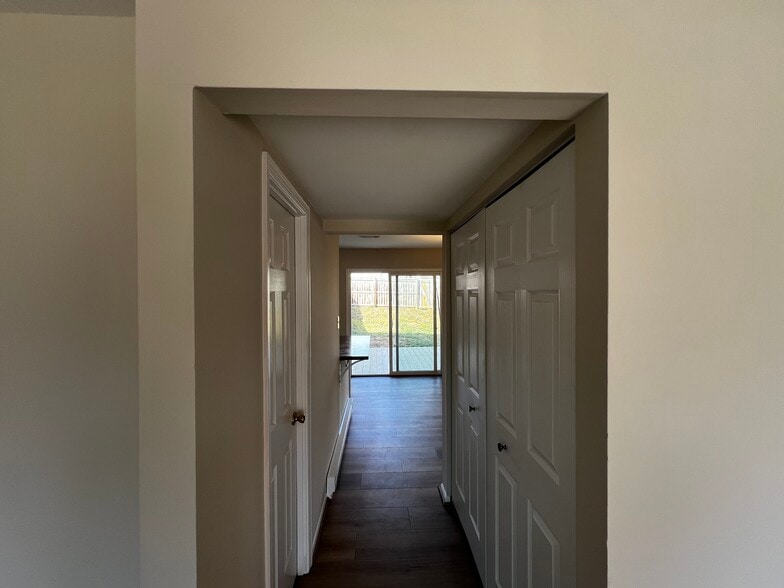 Building Photo - 167 Stonegate Dr