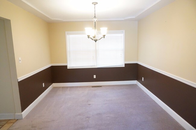 Building Photo - 1058 18th Ave NW