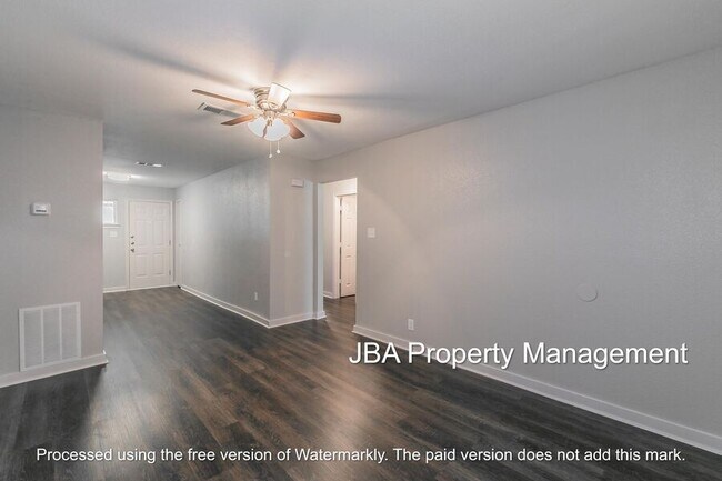 Building Photo - 3515 Selk Ave