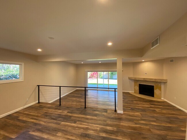 Building Photo - 5900 Cahill Ave