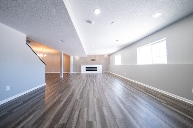 Building Photo - 6668 Coach House Ln