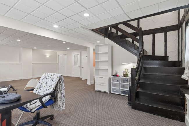 Building Photo - 178 Exeter Rd