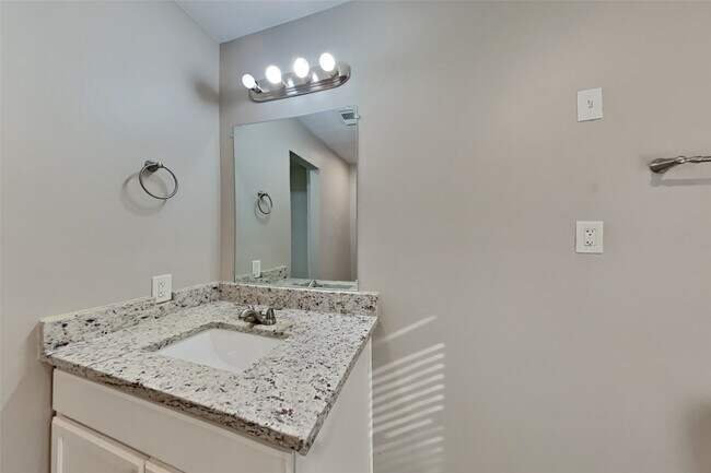 Building Photo - 5419 Roserock Ln