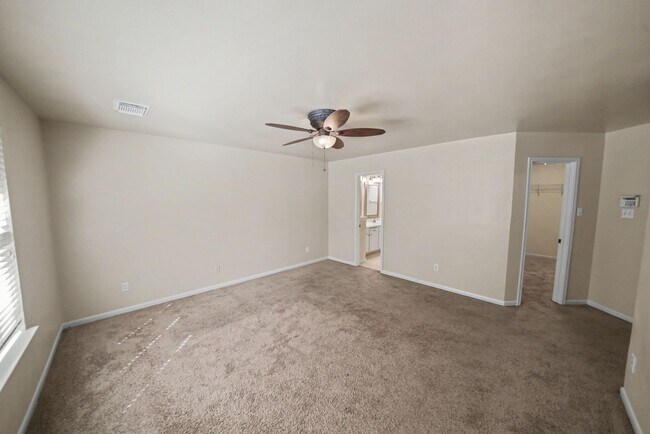 Building Photo - Beautiful 5-Bedroom Home in Schertz - Realtor Commission: $750