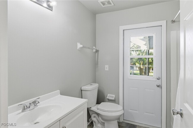 Building Photo - 1153 SW 45th St