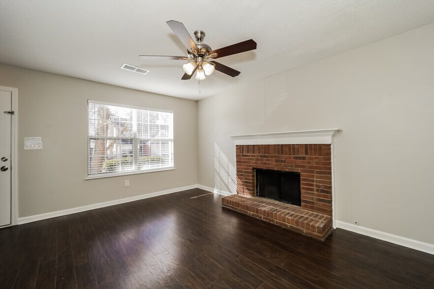 Building Photo - 2119 Summer Wind Dr SW