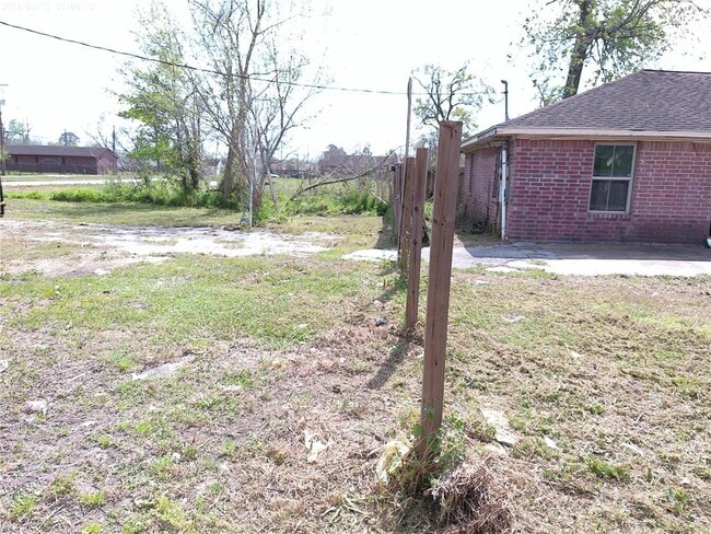 Building Photo - 7949 Lockwood Dr