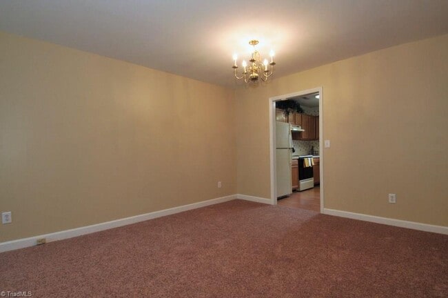 Building Photo - 128 Troonsway Rd