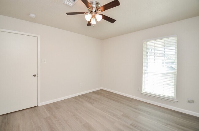 Building Photo - 8607 Bart Ln