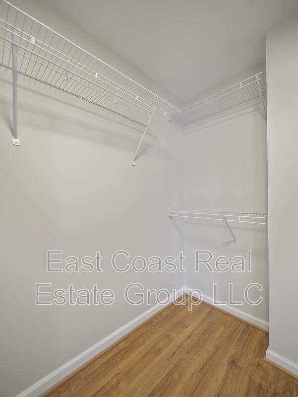 Building Photo - 6100 Newport Terrace