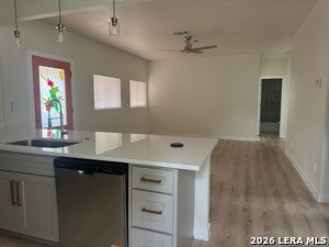 Building Photo - 631 E Mistletoe