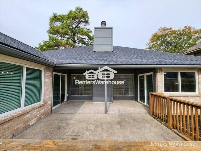 Building Photo - 2118 Creston Dr