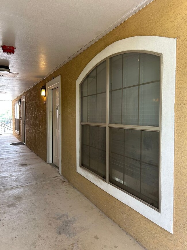 Building Photo - Medical Center Condo!
