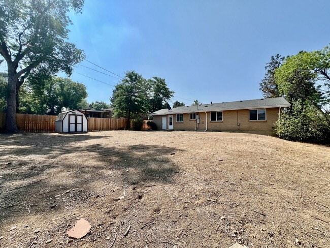 Building Photo - 7135 S Birch Way