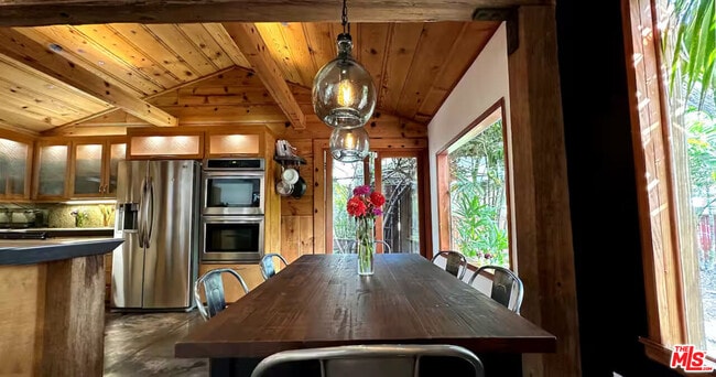 Building Photo - 3617 Maplewood Ave