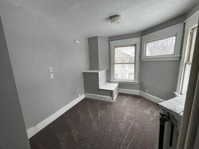 Building Photo - 914 23rd St