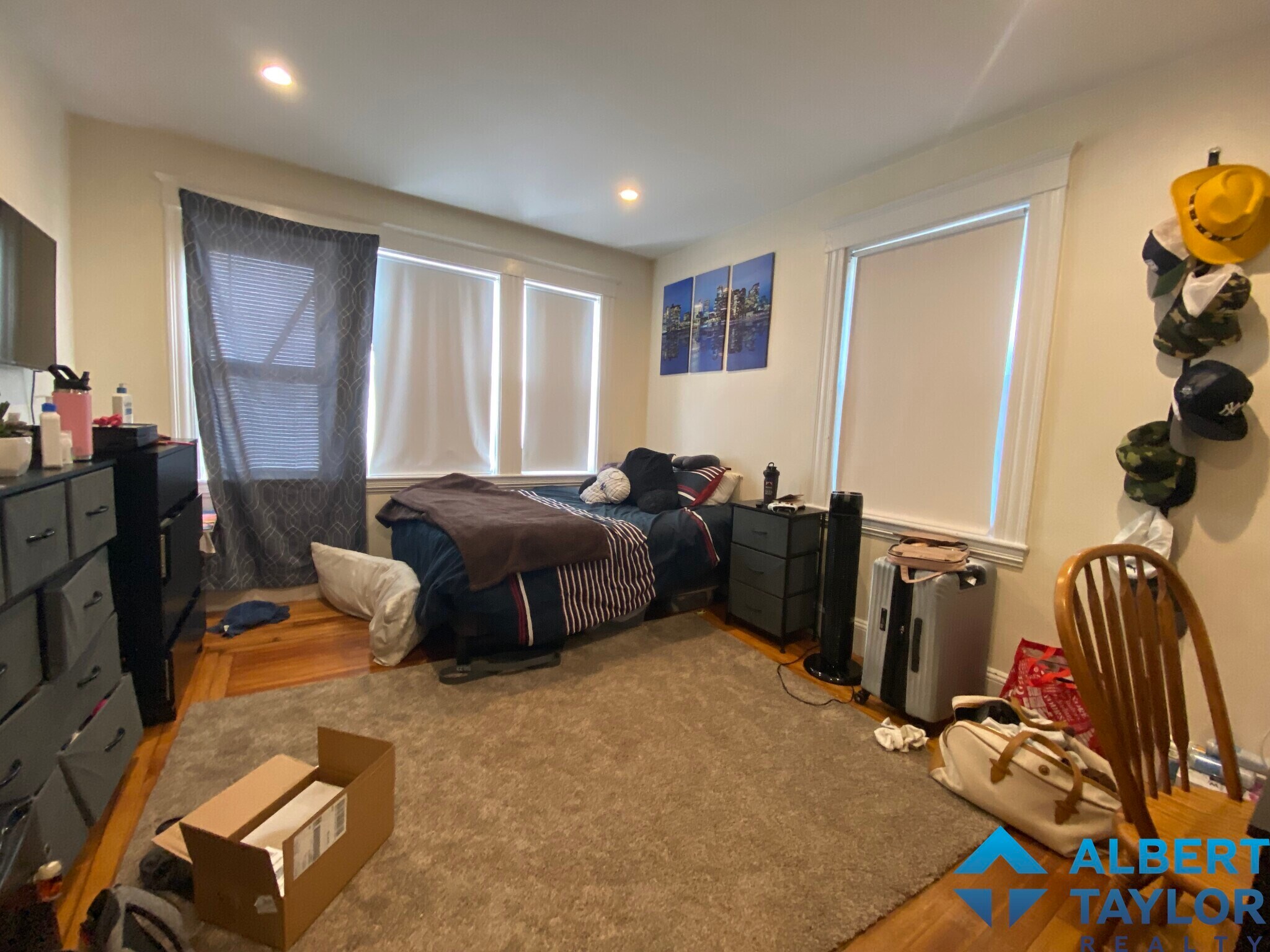 Building Photo - 8 Sawyer Ter