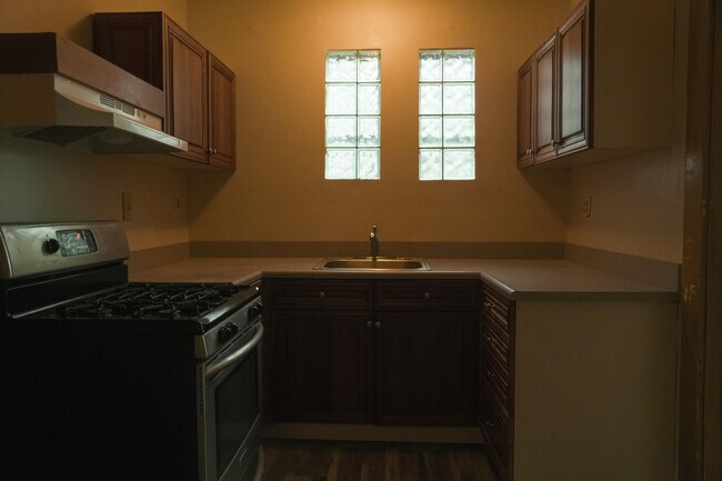 Building Photo - 831 Ashland St