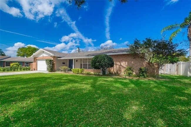 Building Photo - 2907 Little John Rd