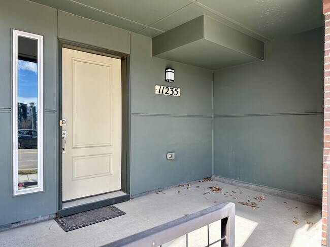 Building Photo - 11235 Colony Row
