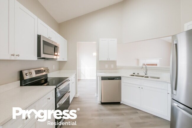 Building Photo - 10766 Barberry Dr