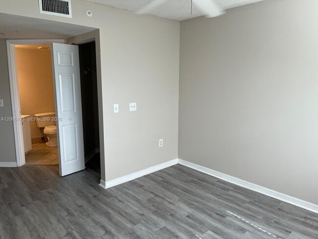 Building Photo - 4171 N Haverhill Rd