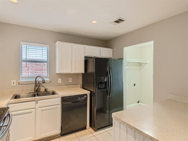 Building Photo - 403 Hollyberry Dr