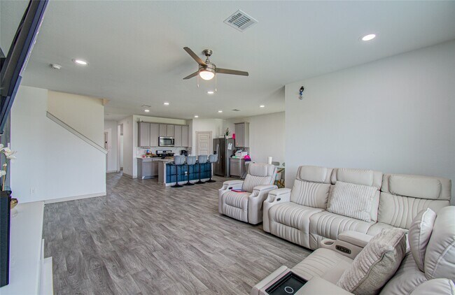 Building Photo - 22 Desert Spring Ln