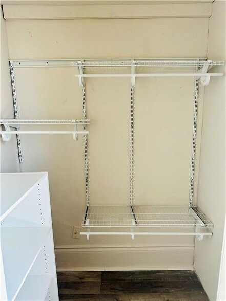 Building Photo - 2216 Jena St