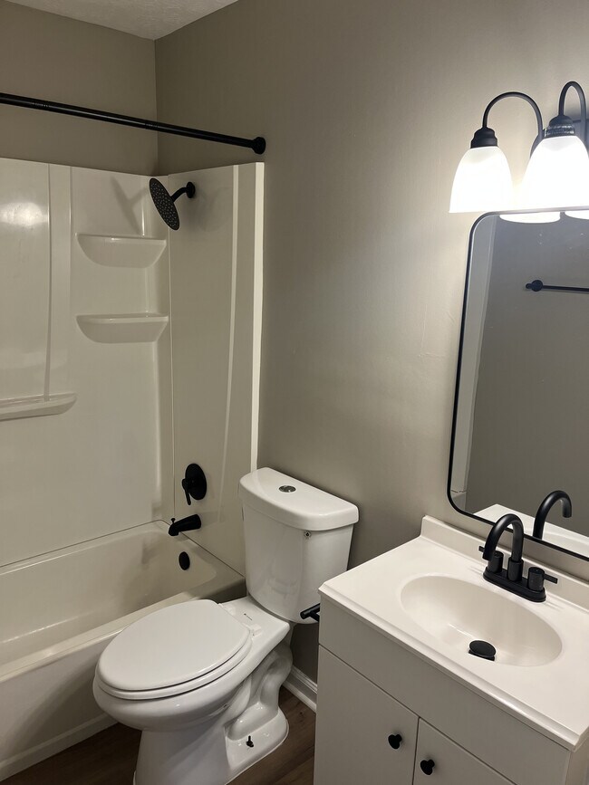 Building Photo - Green Acres - 4943-4959