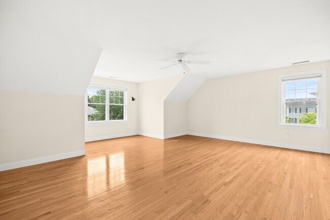 Building Photo - 46 Loring Ave