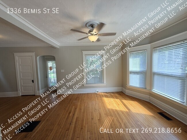 Building Photo - 1336 Bemis St SE