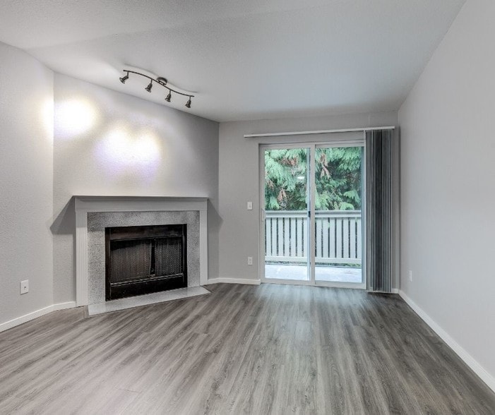 Building Photo - The Colony at Bear Creek