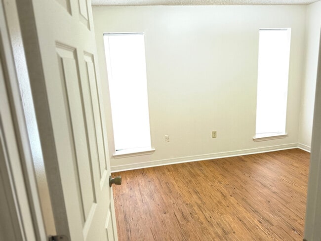 Building Photo - 3149 O'Neal Ln