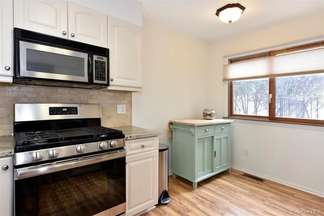 Building Photo - 63 Sunnyside Pl