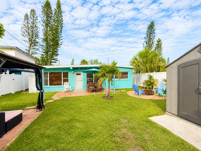 Building Photo - 14014 Marguerite Dr