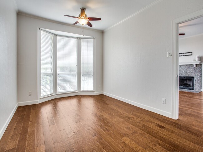 Master Bedroom - 6318 Richmond Ave