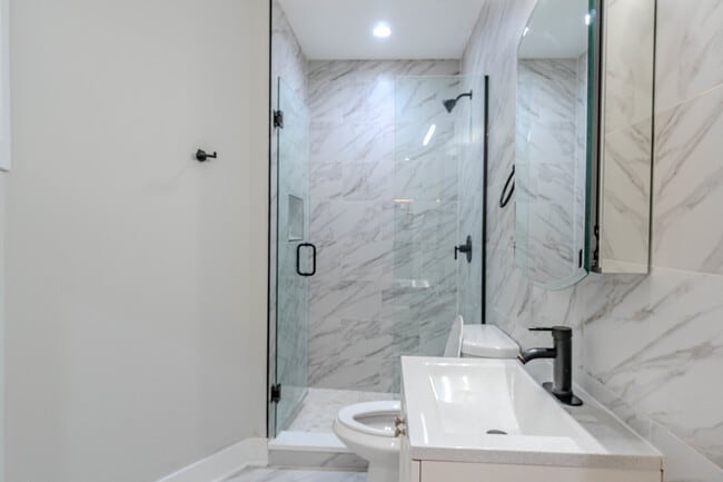 Building Photo - 3039 W 19th St