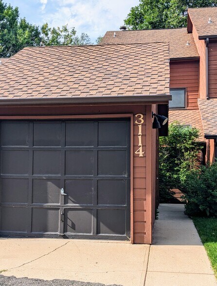 Building Photo - 3114 Bell Dr