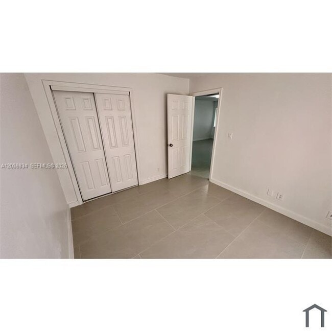 Building Photo - 7826 NW 40th St