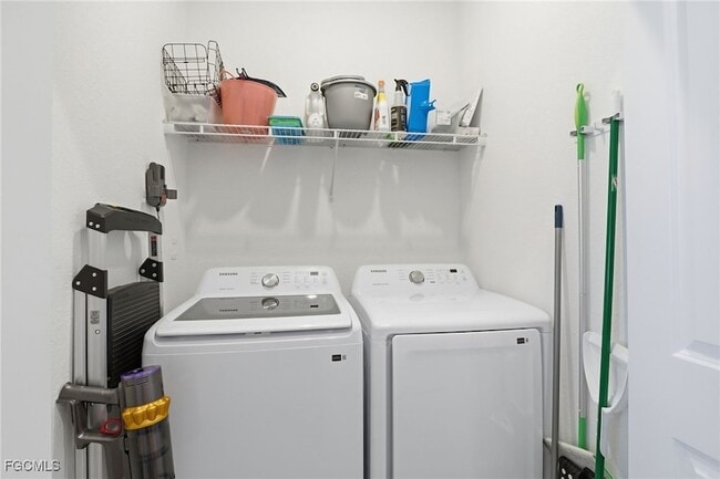 Building Photo - 14161 Heritage Landing Blvd