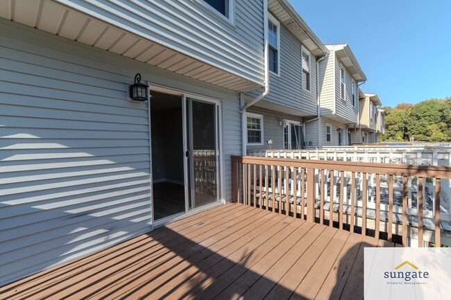 Building Photo - 422 Machias Pl