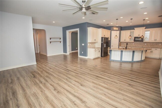 Building Photo - 32331 Firemoss Ln