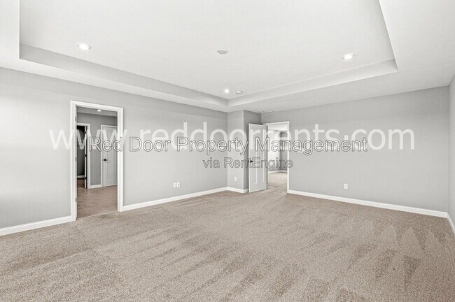 Building Photo - 15648 W Rail Dr