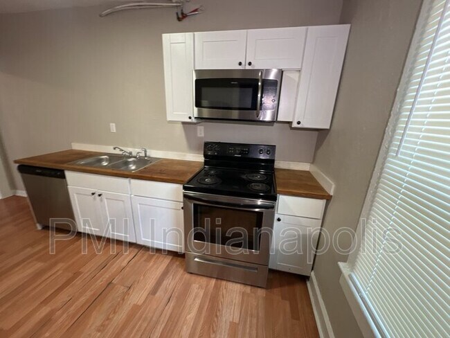 Building Photo - 310 N Riley Ave